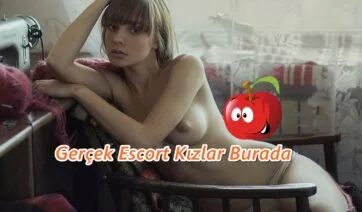Minicik Göğüsleri Olan Çelimsiz Kızıl Saçlı Gaziantep Zayıf Escort